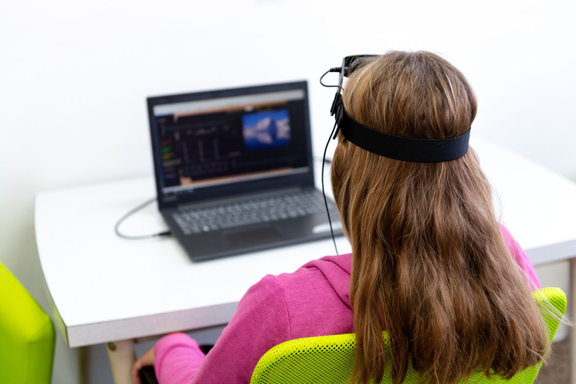 Neurofeedback Training Equipment for Enhanced Brain Performance with EEG Devices and Software
